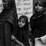 Delhi, Nizamuddin Dargah, kolejka po jedzenie