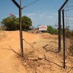 Moreh, przerwany plot na granicy z Birma