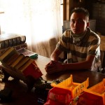 Lorrain Ville, Ruala pozuje w biblioteczce